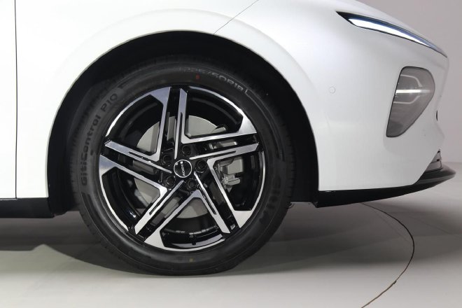 品牌转型新开端 荣威D7 EV外观解