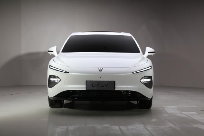 品牌转型新开端 荣威D7 EV外观解