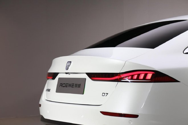 品牌转型新开端 荣威D7 EV外观解