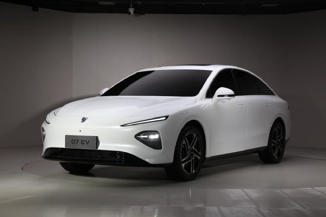 品牌转型新开端 荣威D7 EV外观解