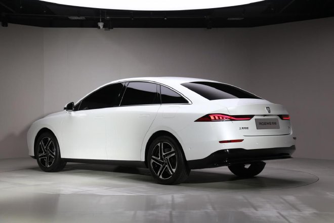 品牌转型新开端 荣威D7 EV外观解