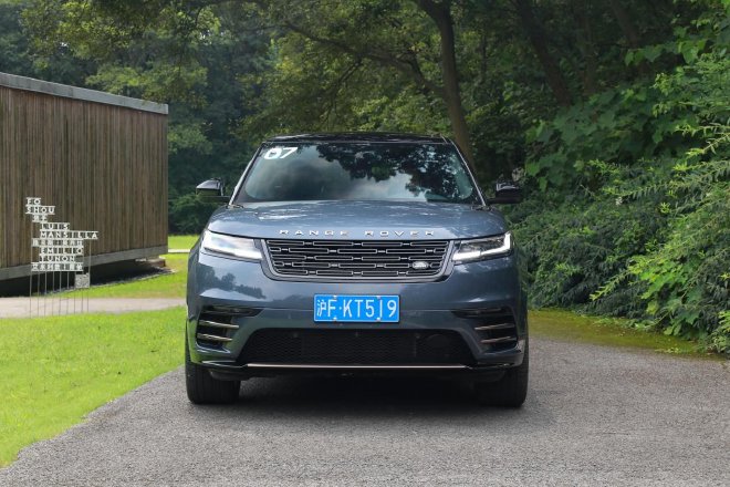 还是那个西装硬汉 动态体验全新揽胜星脉