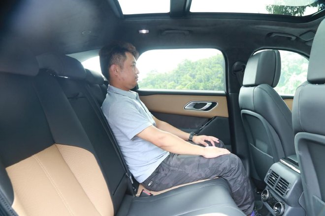 还是那个西装硬汉 动态体验全新揽胜星脉