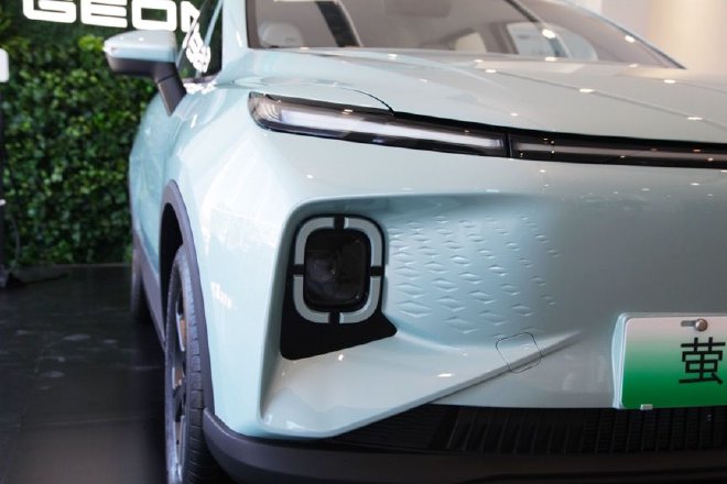 越级配置够抢眼 到店实拍吉利几何E萤火虫