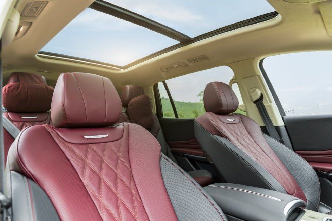 全新红旗HS7成都车展上市 售价25.58万~33.58万元