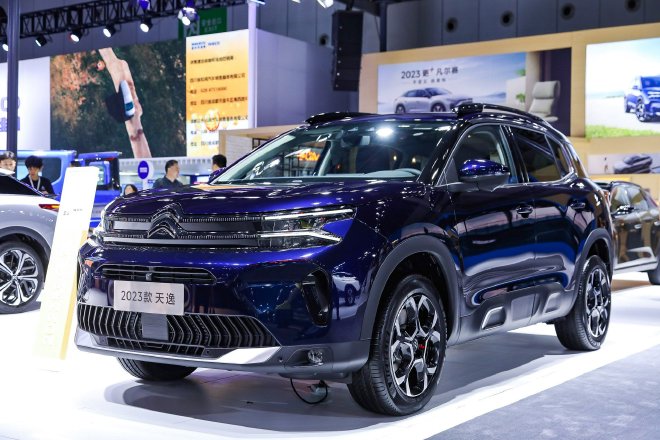 三车齐上市 东风雪铁龙、东风标致闪耀成都车展