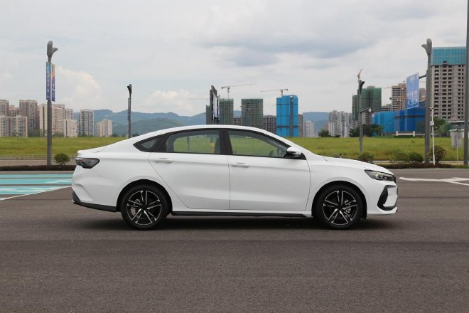 更COOL的实力派，试驾吉利缤瑞COOL冠军版