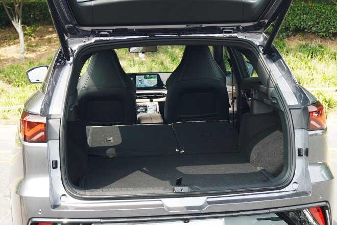 驾乘舒适 续航无忧 试驾江淮QX PHEV