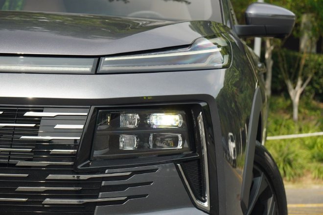 驾乘舒适 续航无忧 试驾江淮QX PHEV