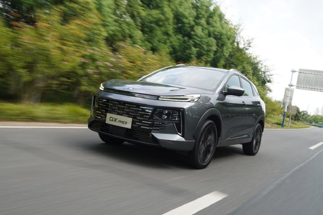 驾乘舒适 续航无忧 试驾江淮QX PHEV