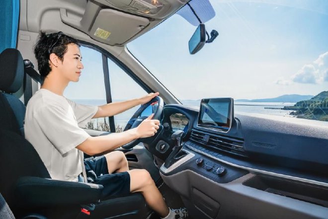 上汽大通MAXUS旅行家RVLIFE 乐玩版拉满智能科技氛围感