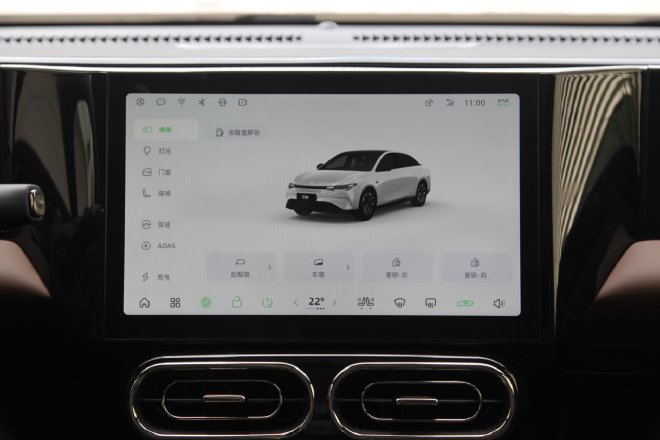 不再里程焦虑 抢先试驾零跑C01增程版车型