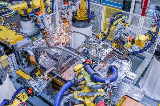 荣威D7量产版下线 将于年内正式上市