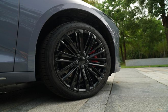 科技文化新融合 实拍吉利星瑞L智擎/星越L智擎