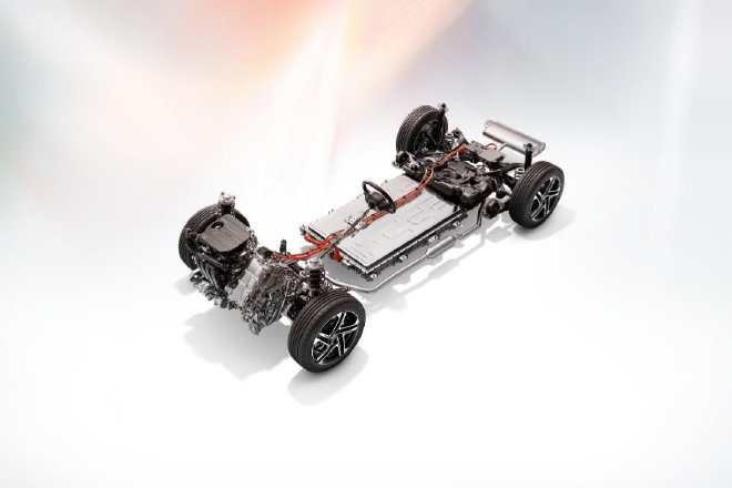 凭实力出圈 荣威DMH树立插混技术新标杆