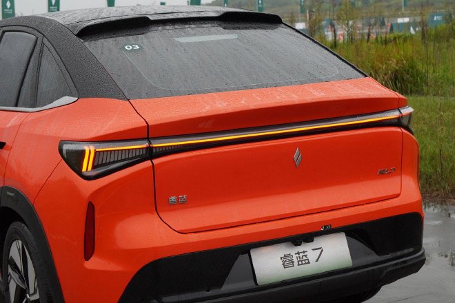 睿蓝7动态试驾 不到20万享受后驱驾控乐趣