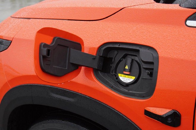 睿蓝7动态试驾 不到20万享受后驱驾控乐趣