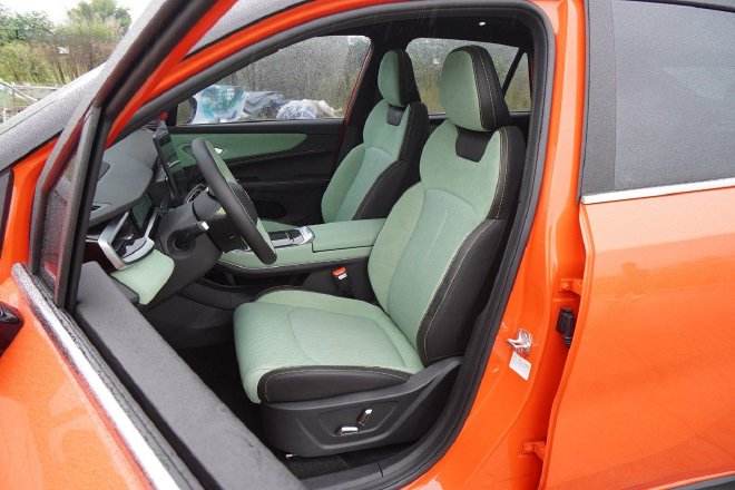 睿蓝7动态试驾 不到20万享受后驱驾控乐趣