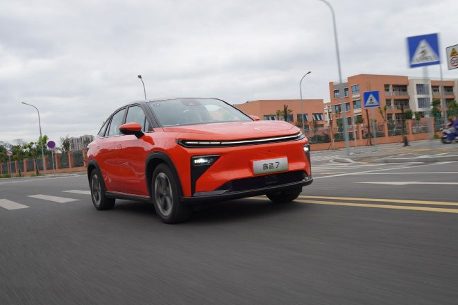 睿蓝7动态试驾 不到20万享受后驱驾控乐趣