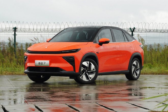 睿蓝7动态试驾 不到20万享受后驱驾控乐趣