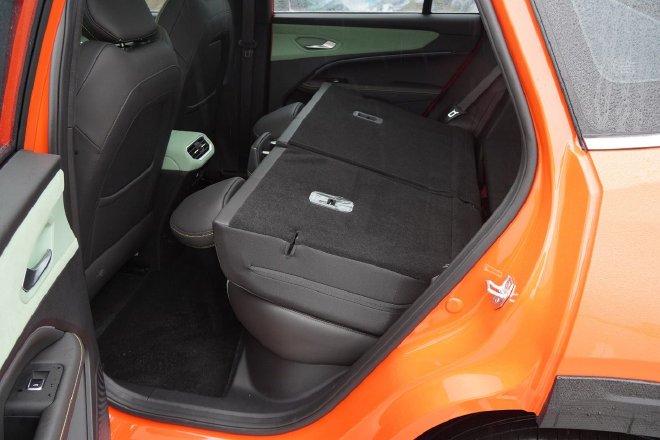 睿蓝7动态试驾 不到20万享受后驱驾控乐趣