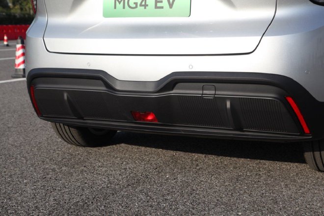 纯电操控新王者 场地试驾MG4 EV出海冠军版