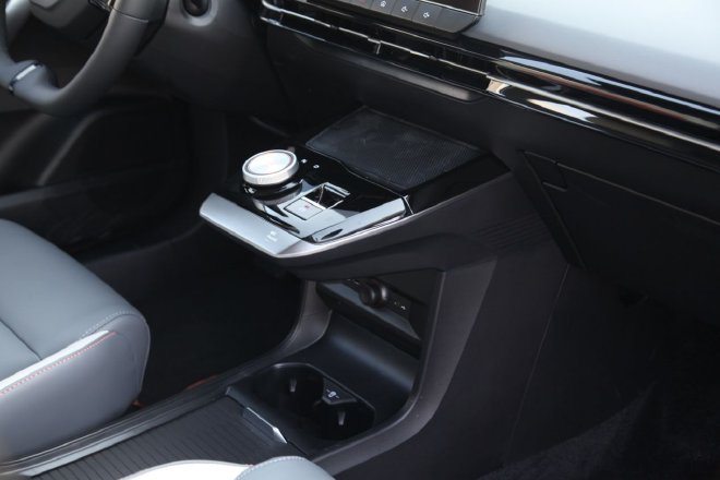 纯电操控新王者 场地试驾MG4 EV出海冠军版