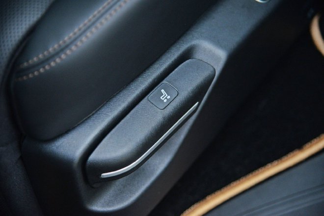 广汽传祺新能源E8试驾 可移动的大平层