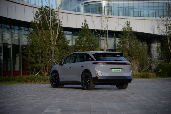 15万电动SUV卷王 试驾东风日产启辰VX6