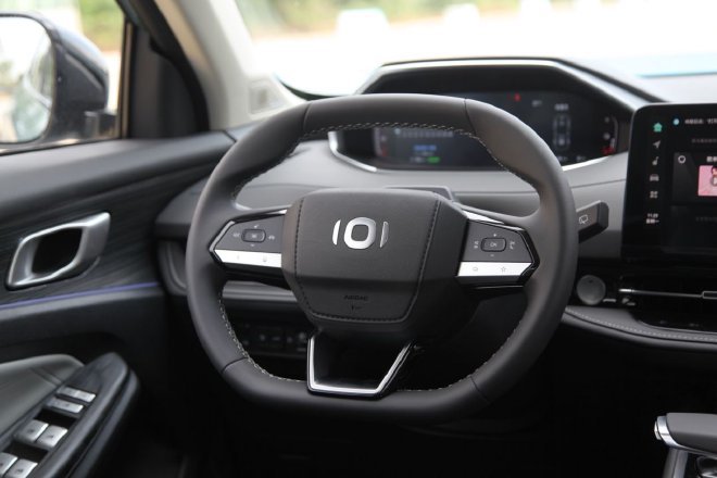 Feel the charm of digital electric drive and test drive Changan Qiyuan Q05/A06