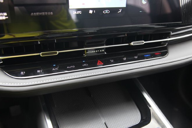 Feel the charm of digital electric drive and test drive Changan Qiyuan Q05/A06