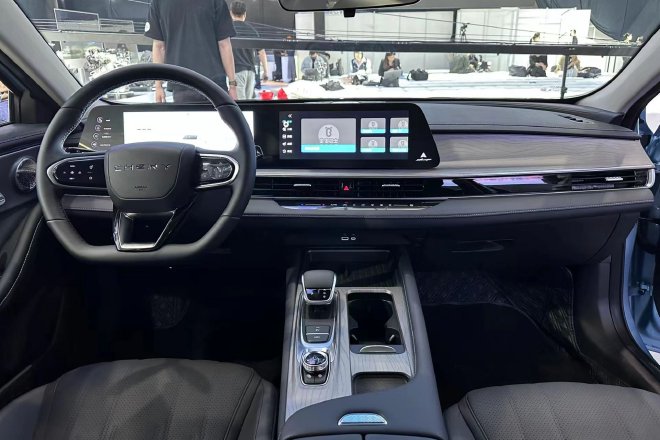 2023广州车展探馆：奇瑞风云A8实车