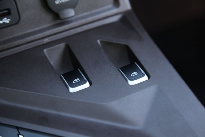 为共享出行而生 静态实拍吉利曹操60车型