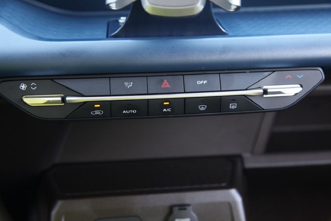 为共享出行而生 静态实拍吉利曹操60车型