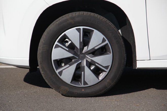 为共享出行而生 静态实拍吉利曹操60车型