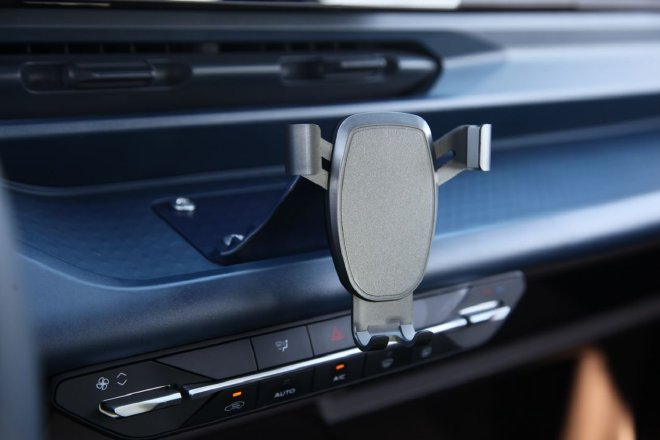 为共享出行而生 静态实拍吉利曹操60车型