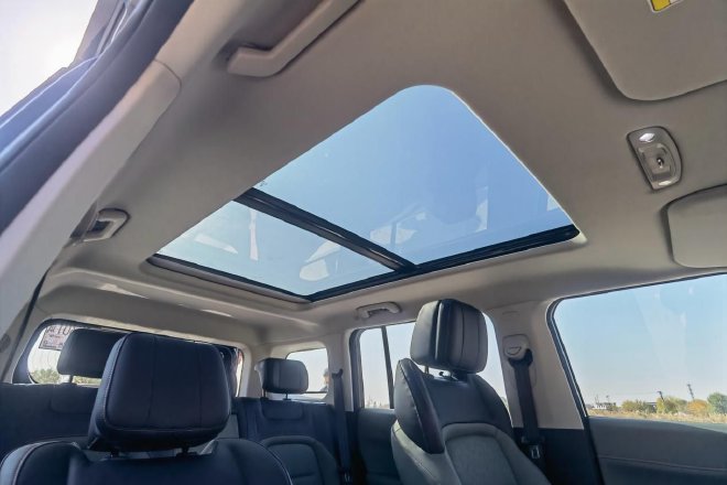 硬核小“潮盒” 抢先试驾iCAR 03