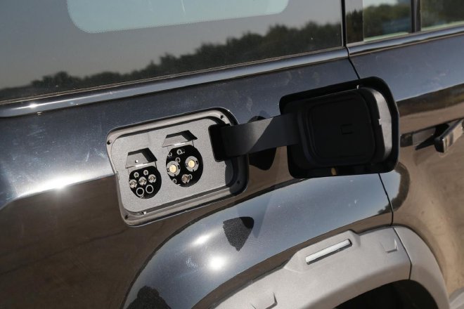 硬核小“潮盒” 抢先试驾iCAR 03