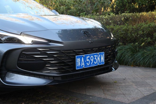 燃油车智驾标杆 体验MG7 NGP智能驾驶辅助