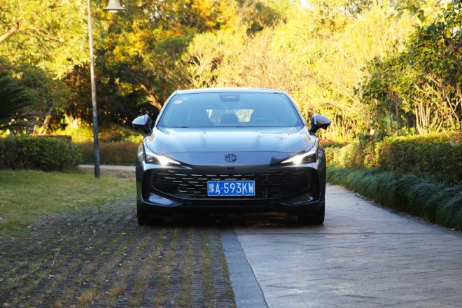 燃油车智驾标杆 体验MG7 NGP智能驾驶辅助