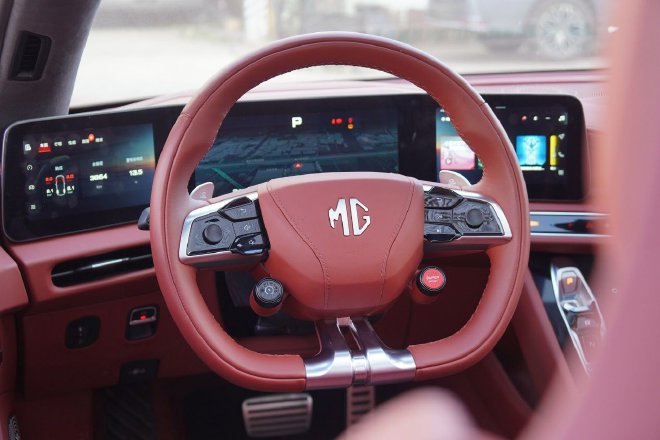 集超跑元素于一身 MG Cyberster到店实拍