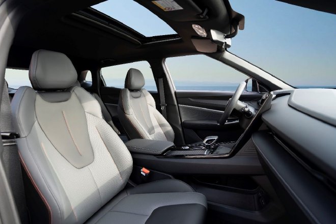 限时优享价8.98万元，最便宜的8155芯片，博越COOL朋友版上市