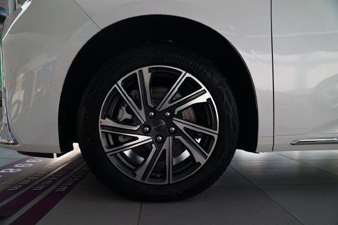 新生代智能MPV 实拍2024款上汽大通 G90