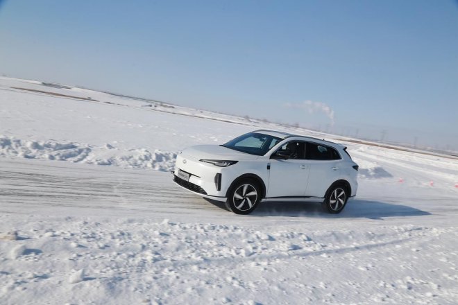 极寒表现不打折 体验长安启源冰雪试挑战赛