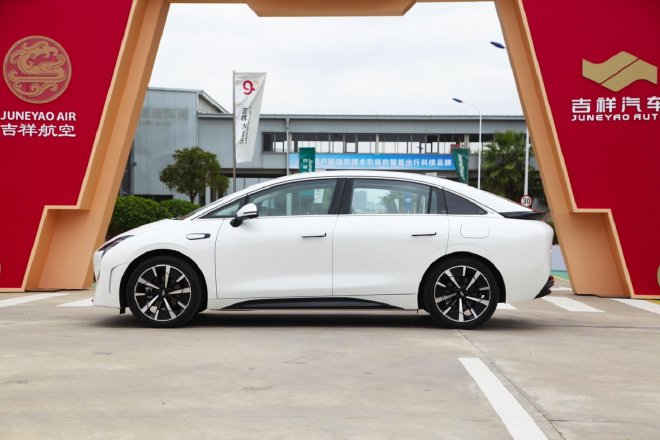 空地互联新玩法 静态实拍吉祥航空首款车型