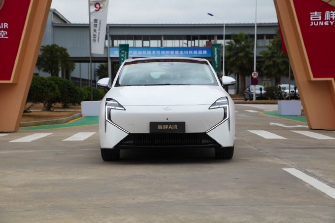 空地互联新玩法 静态实拍吉祥航空首款车型