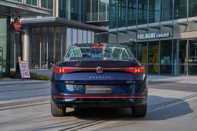 全新大众迈腾B9实车曝光 外观变化明显