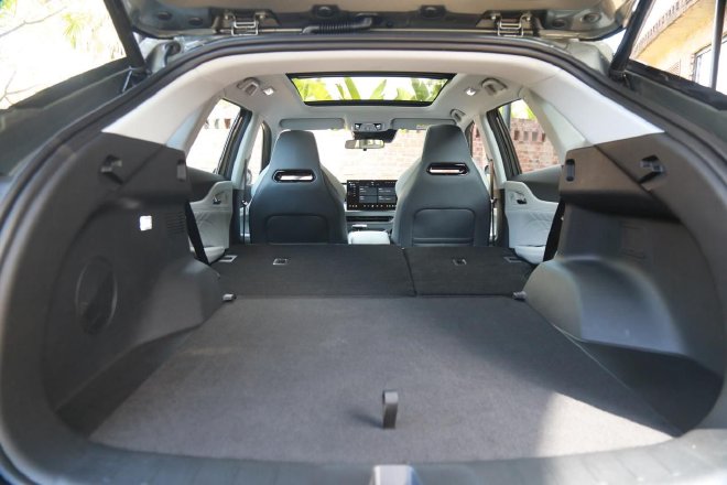 混动新物种 抢先体验长安UNI-Z