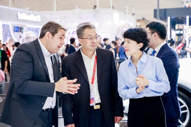 杜卡迪携品牌旗舰车型参加第四届中国国际消费品博览会