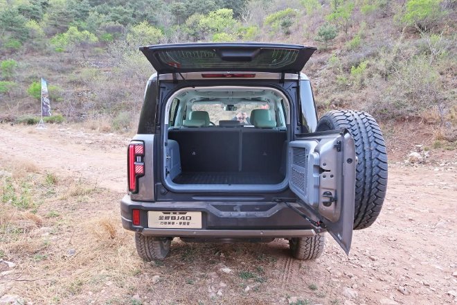 越野悍将 试驾bj40刀锋英雄版攀登者-新浪汽车